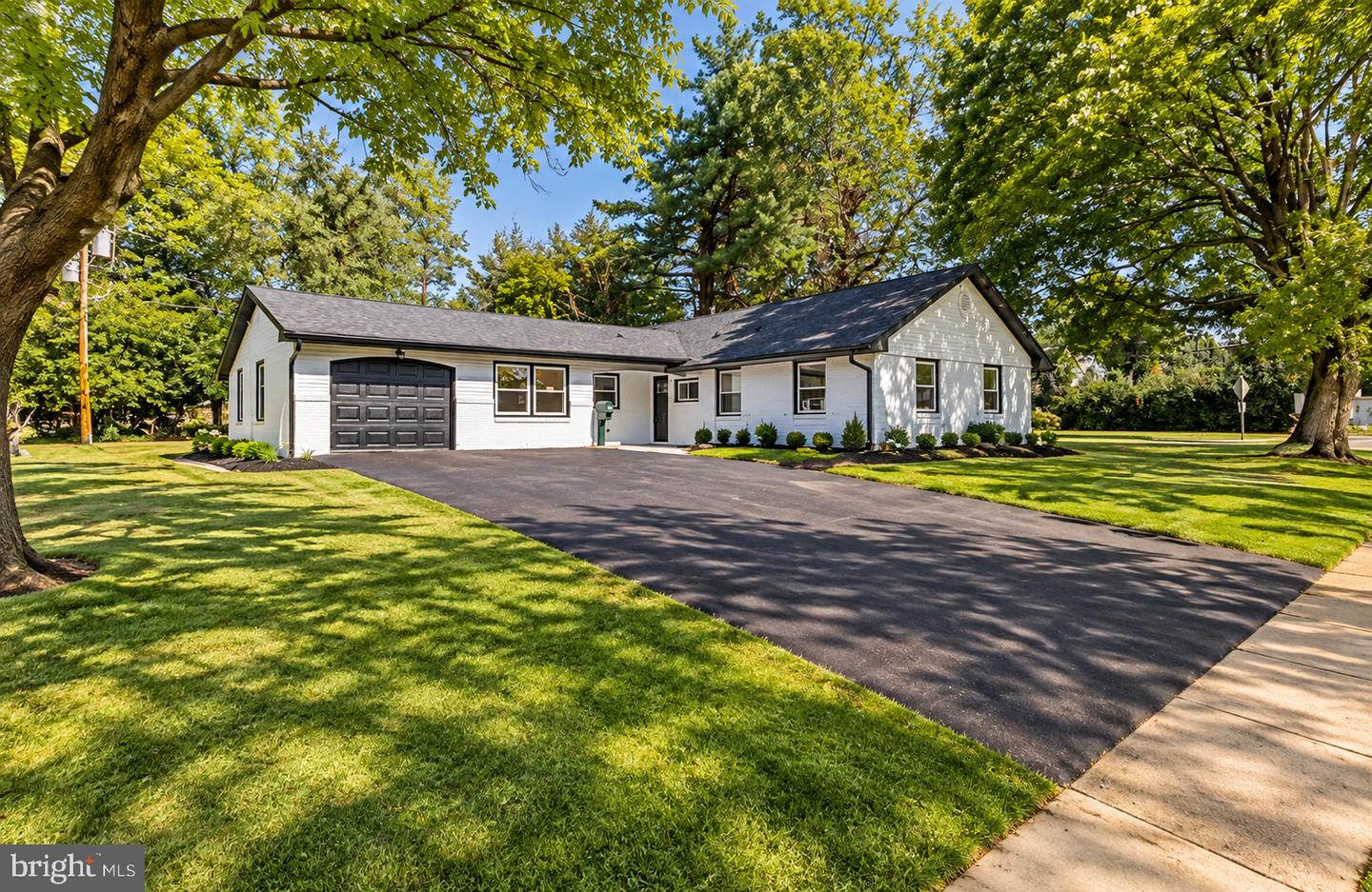 2 Bonnie Ln — photo