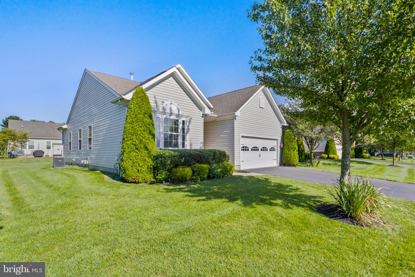 21 Applegate Drive, Florence, NJ 08518 — photo 2