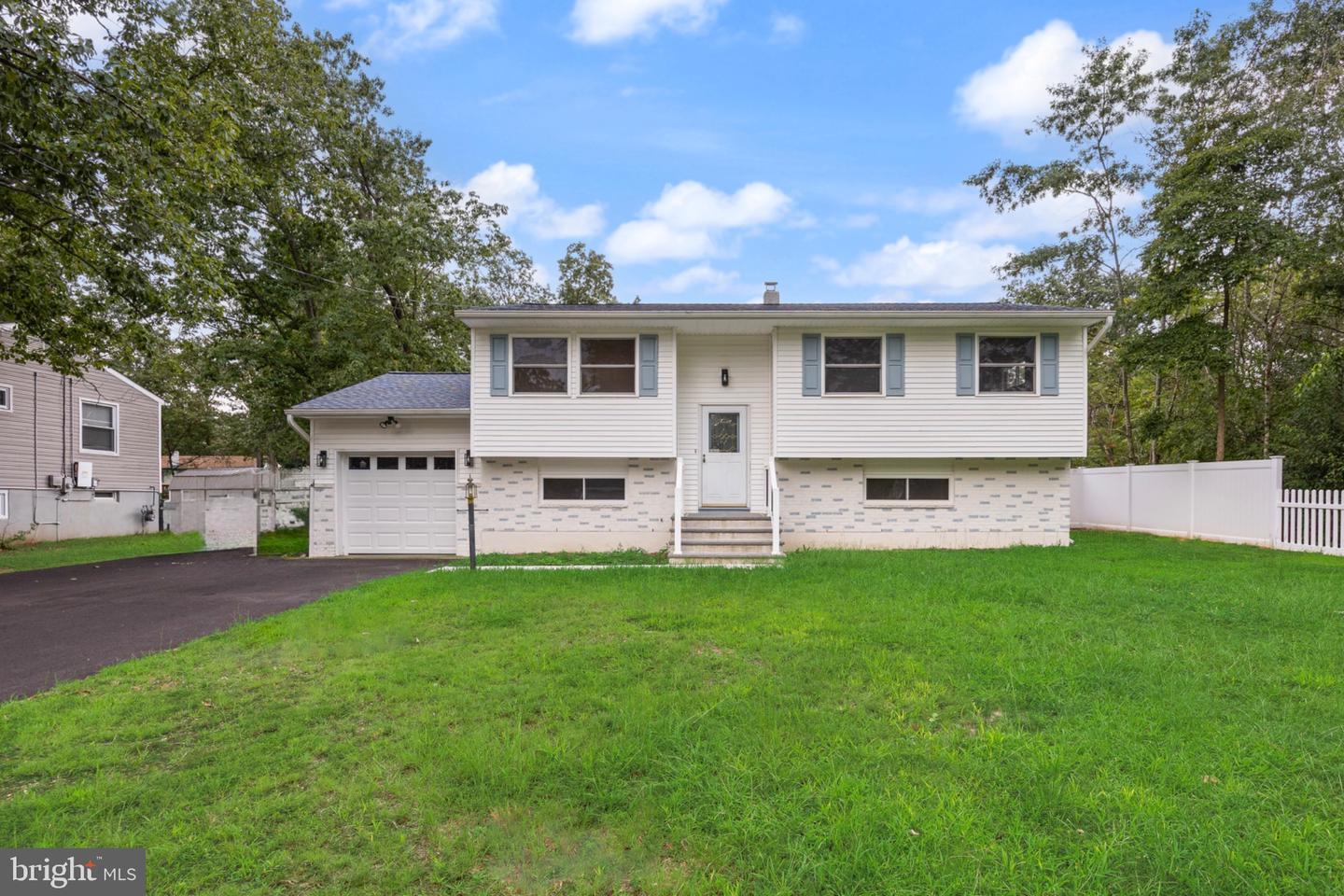 408 California Trl — photo