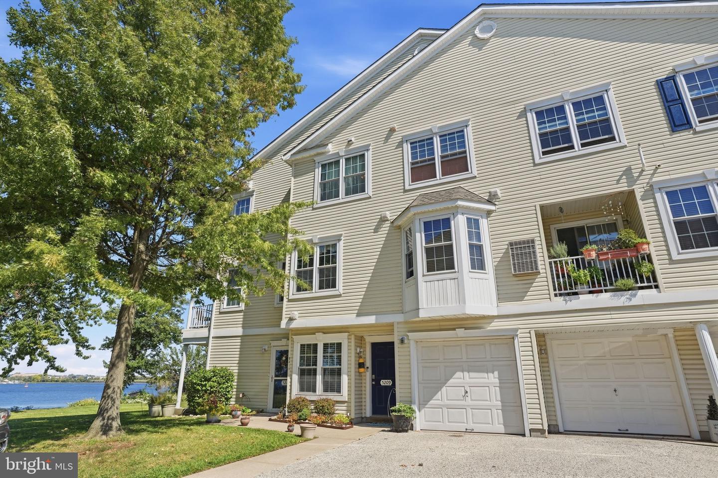 5209 Riverfront Dr — photo