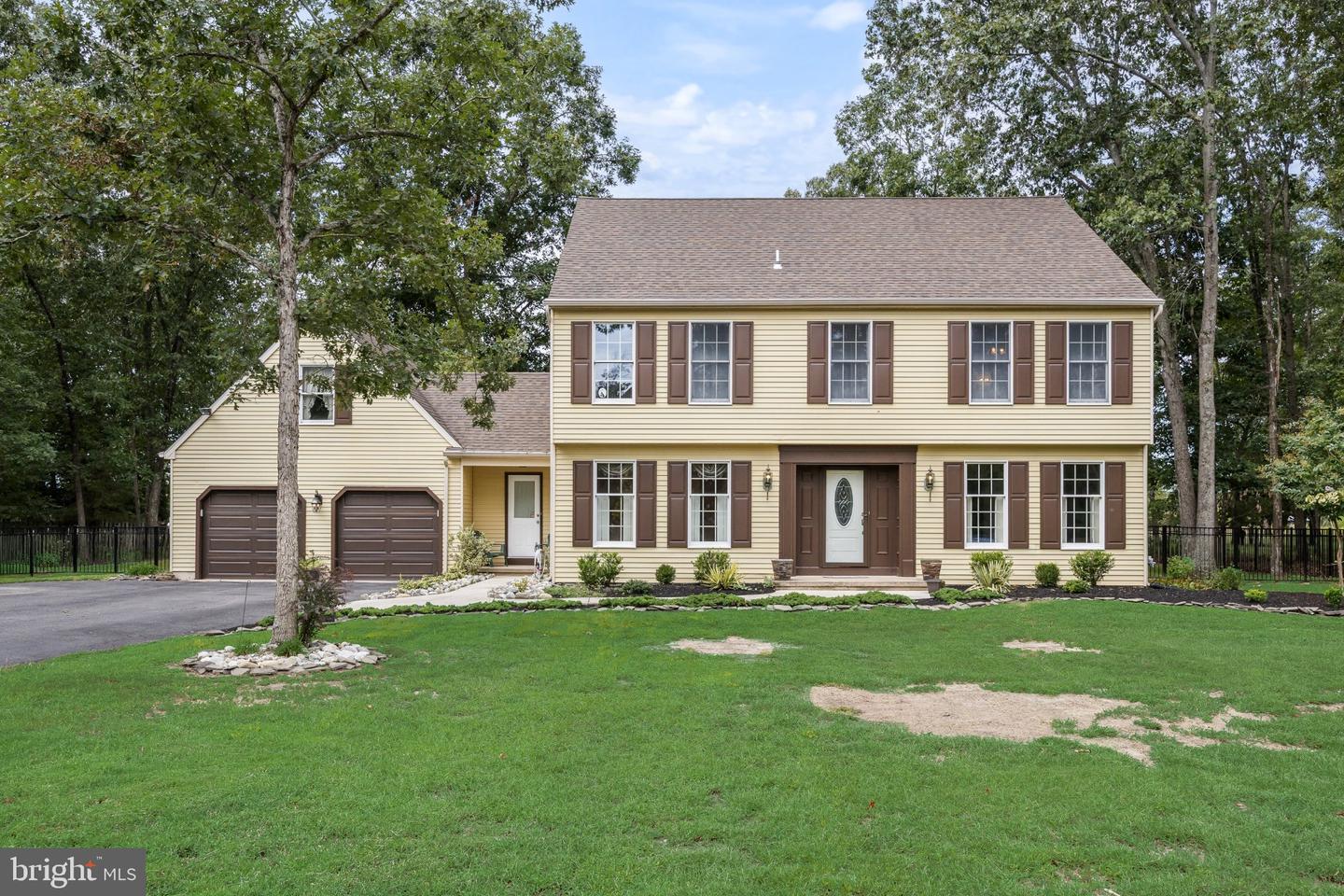 235 Ashley Way — photo