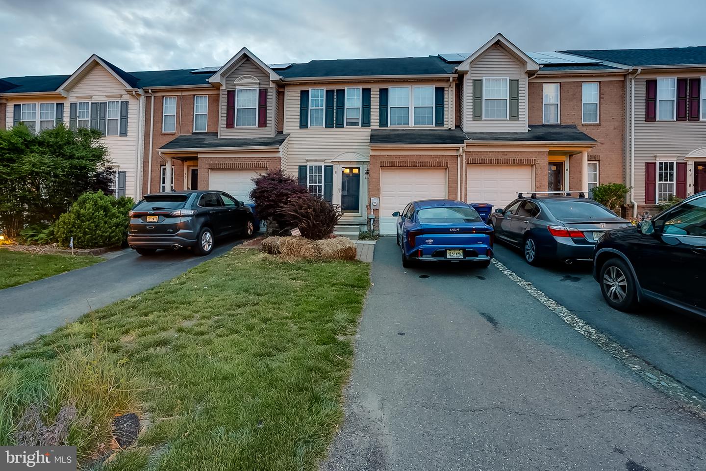 8 Peppermint Dr — photo
