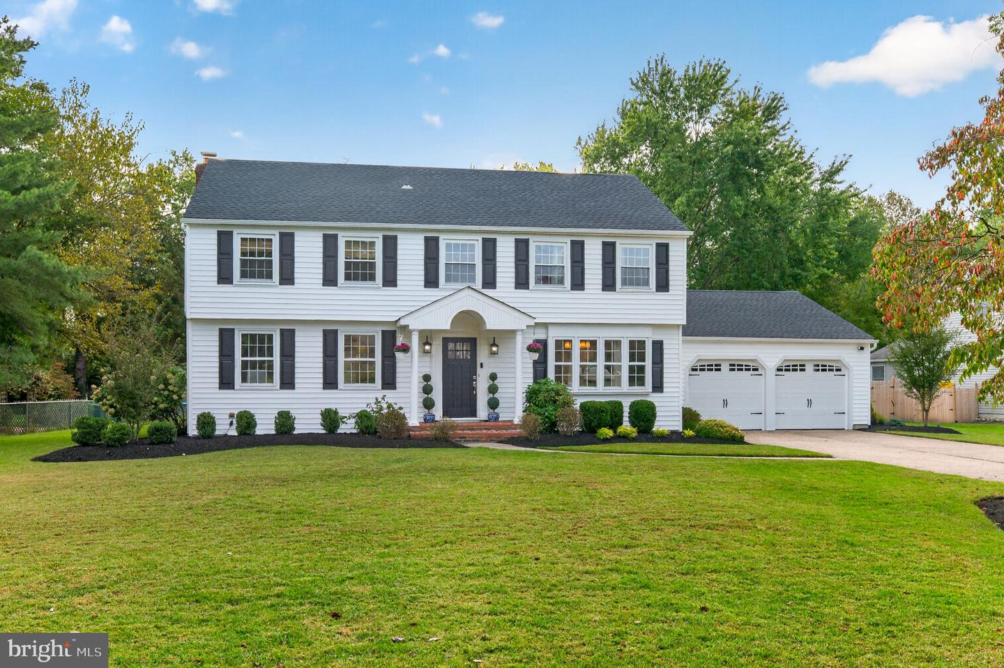 5 Schoolhouse Dr — photo