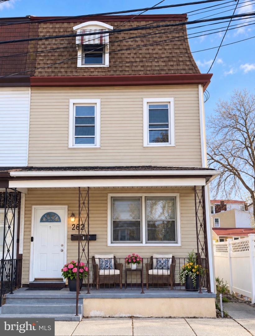 232 W Union St — photo