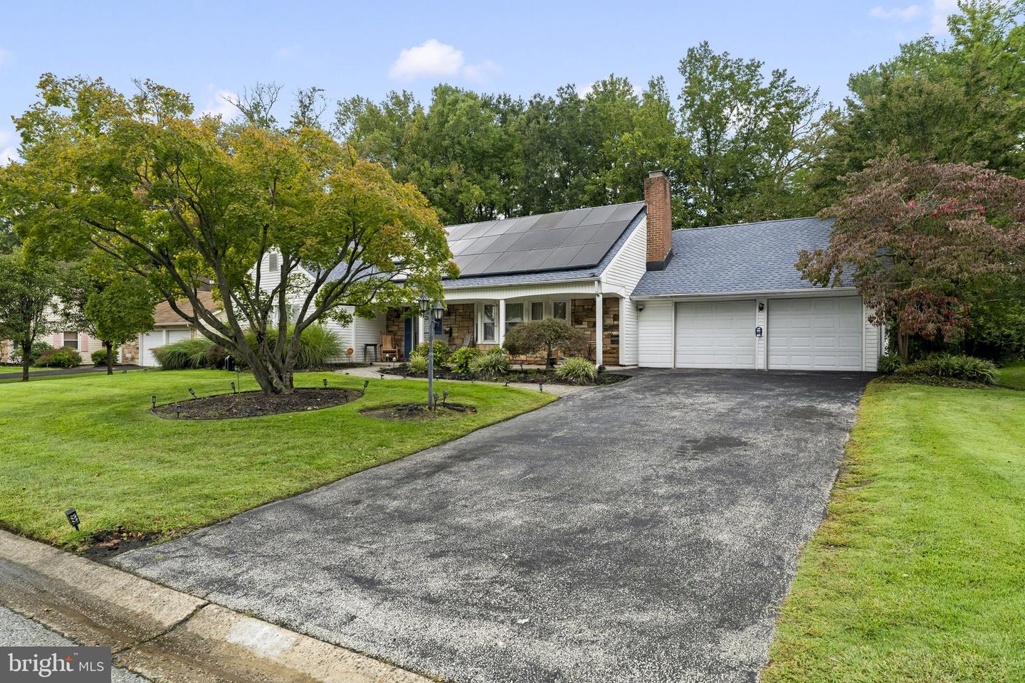 43 Tiffany Ln — photo