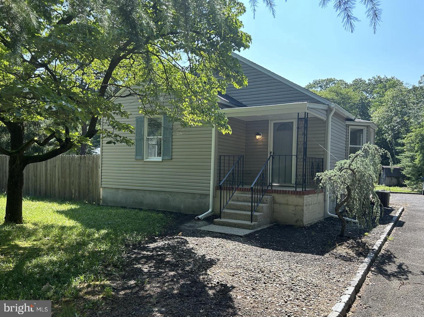 75 Taunton Rd — photo