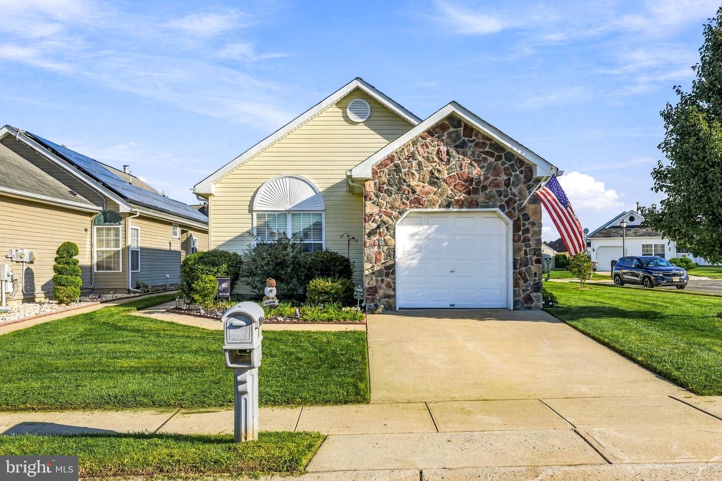 2 Madison Ct — photo