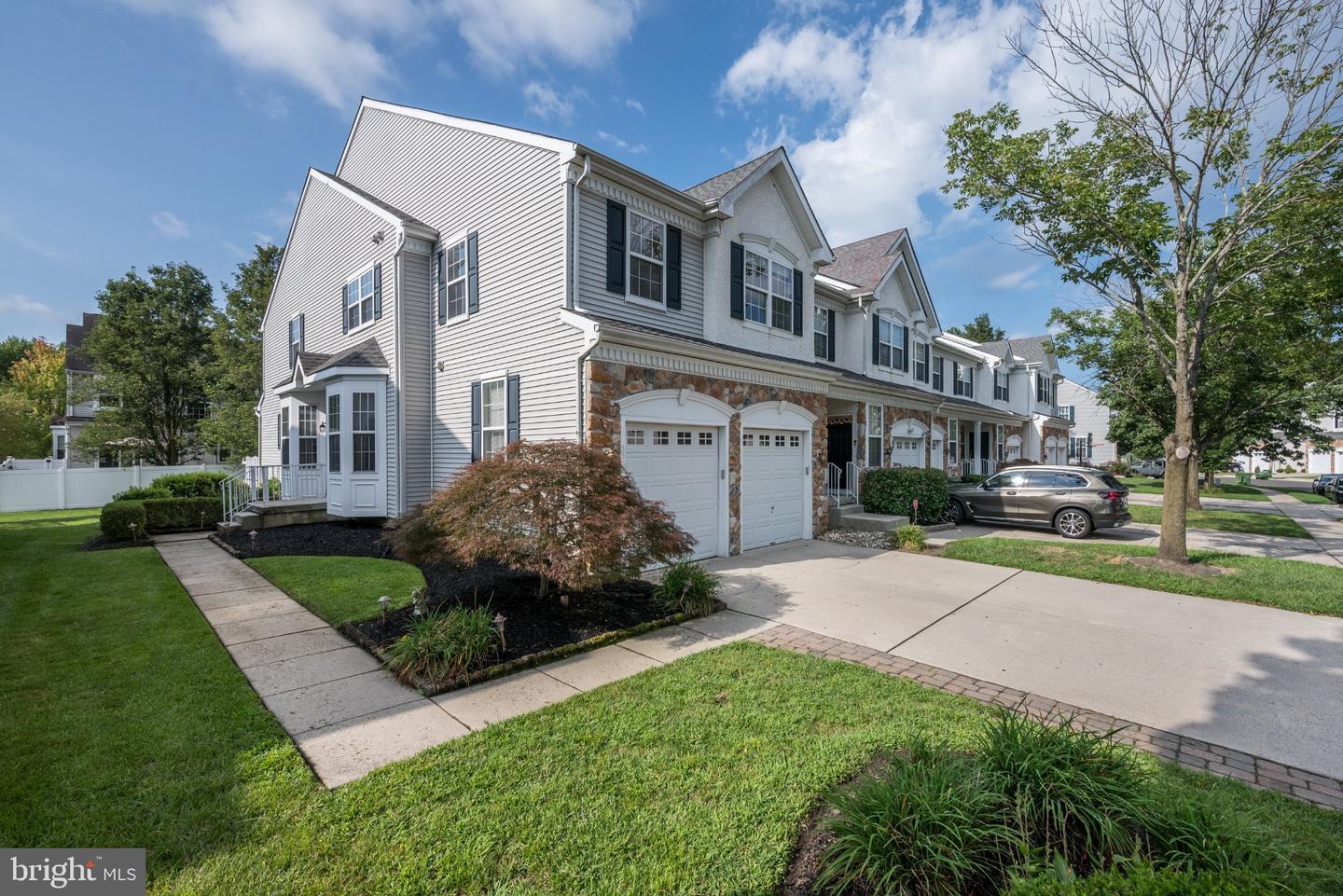 33 Weaver Dr — photo
