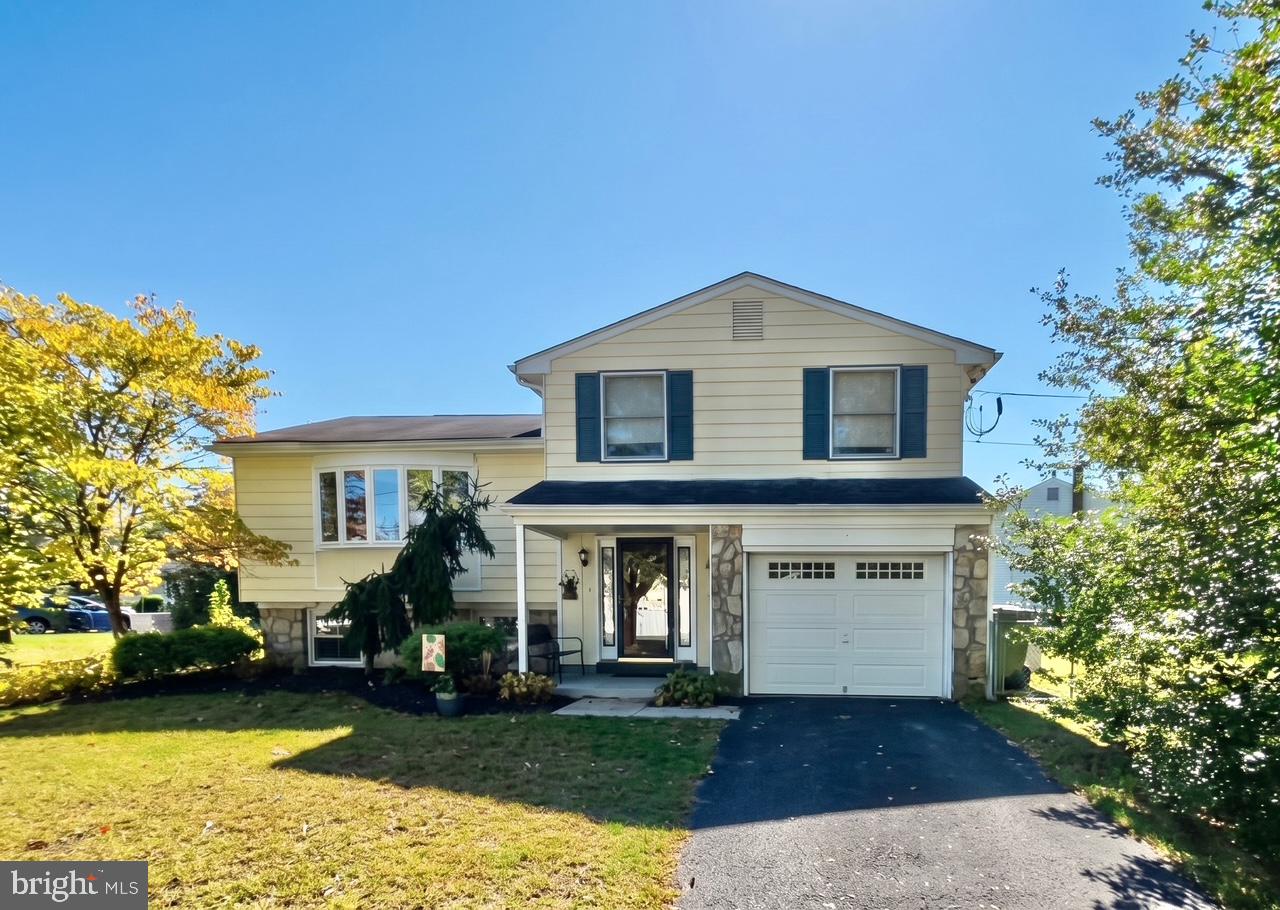 1 Tomahawk Dr — photo