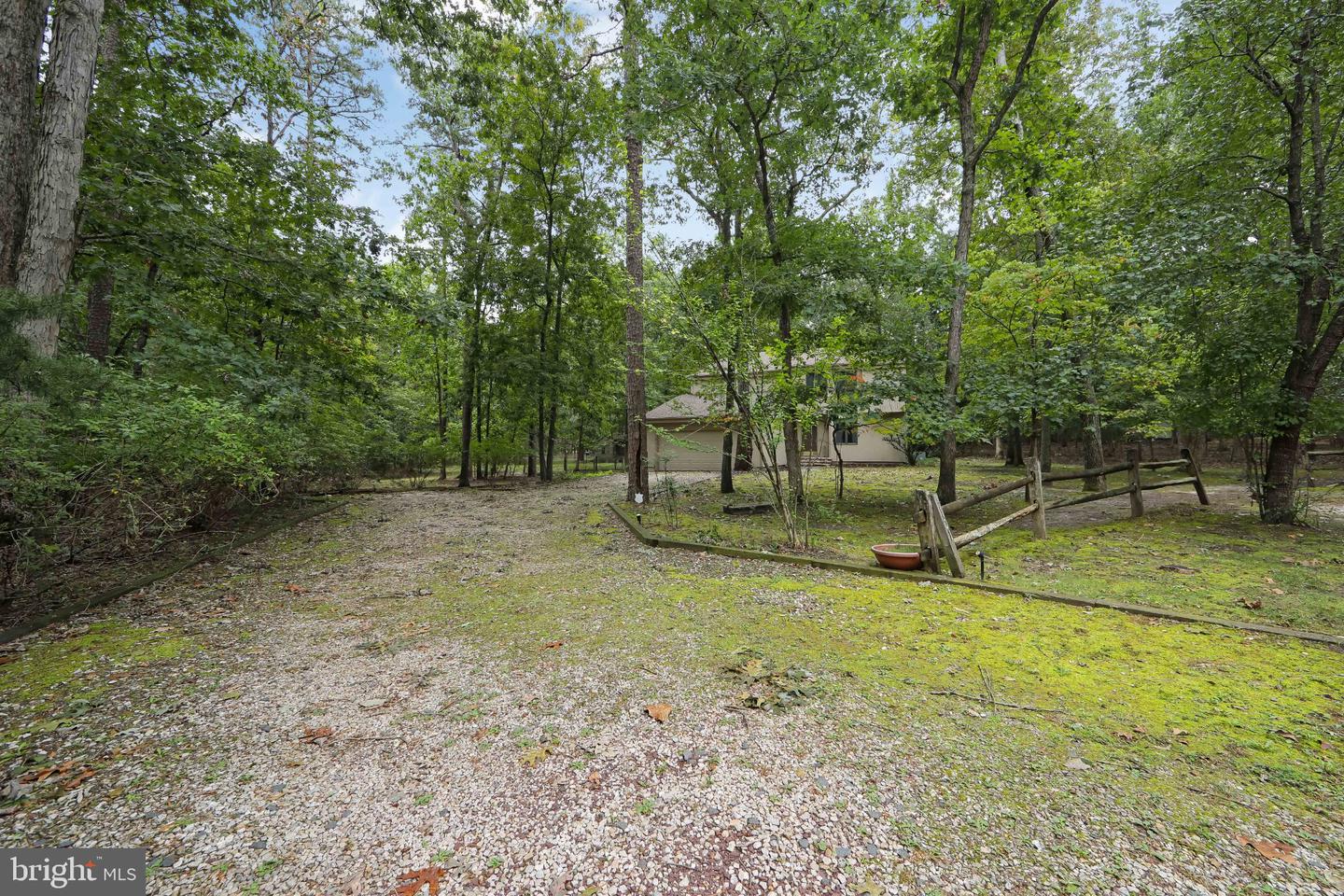 101 Strawberry Dr — photo