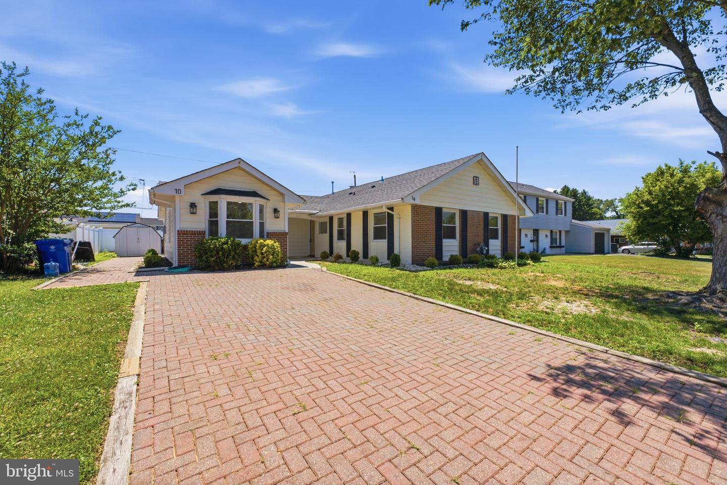 10 Midfield Ln — photo