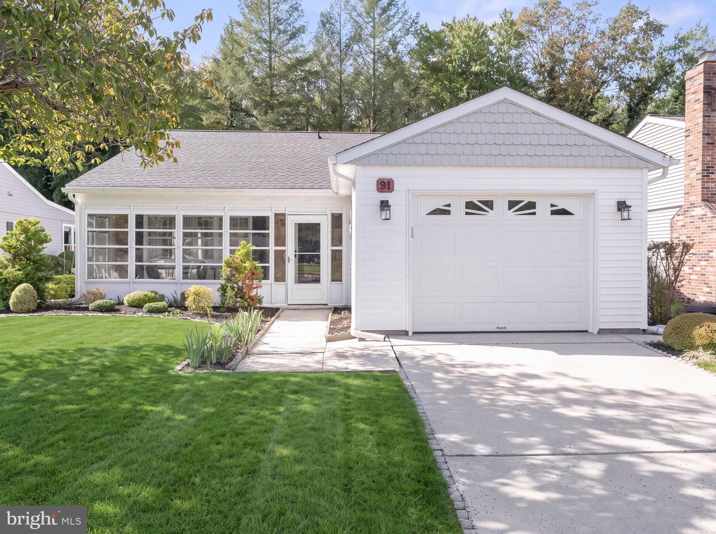 91 Dorchester Dr — photo