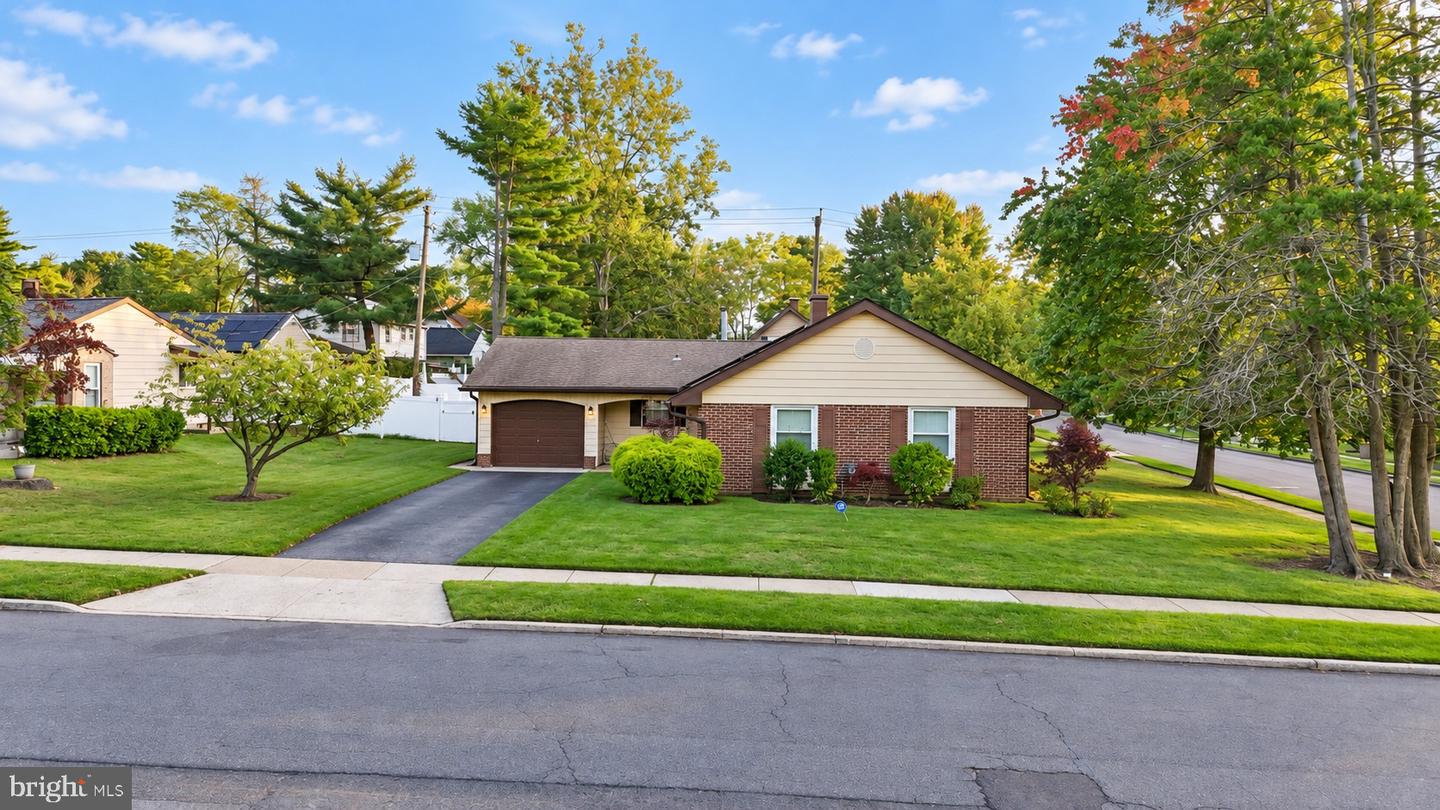 230 Pageant Ln — photo
