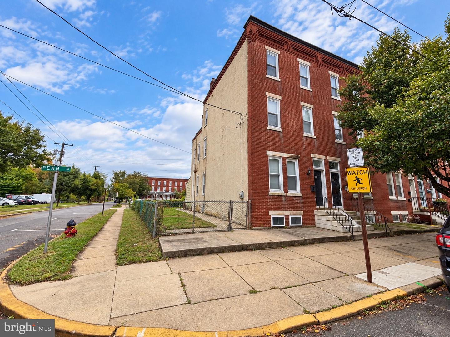 350 Penn St — photo