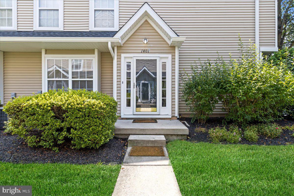 1401 Delancey Way — photo