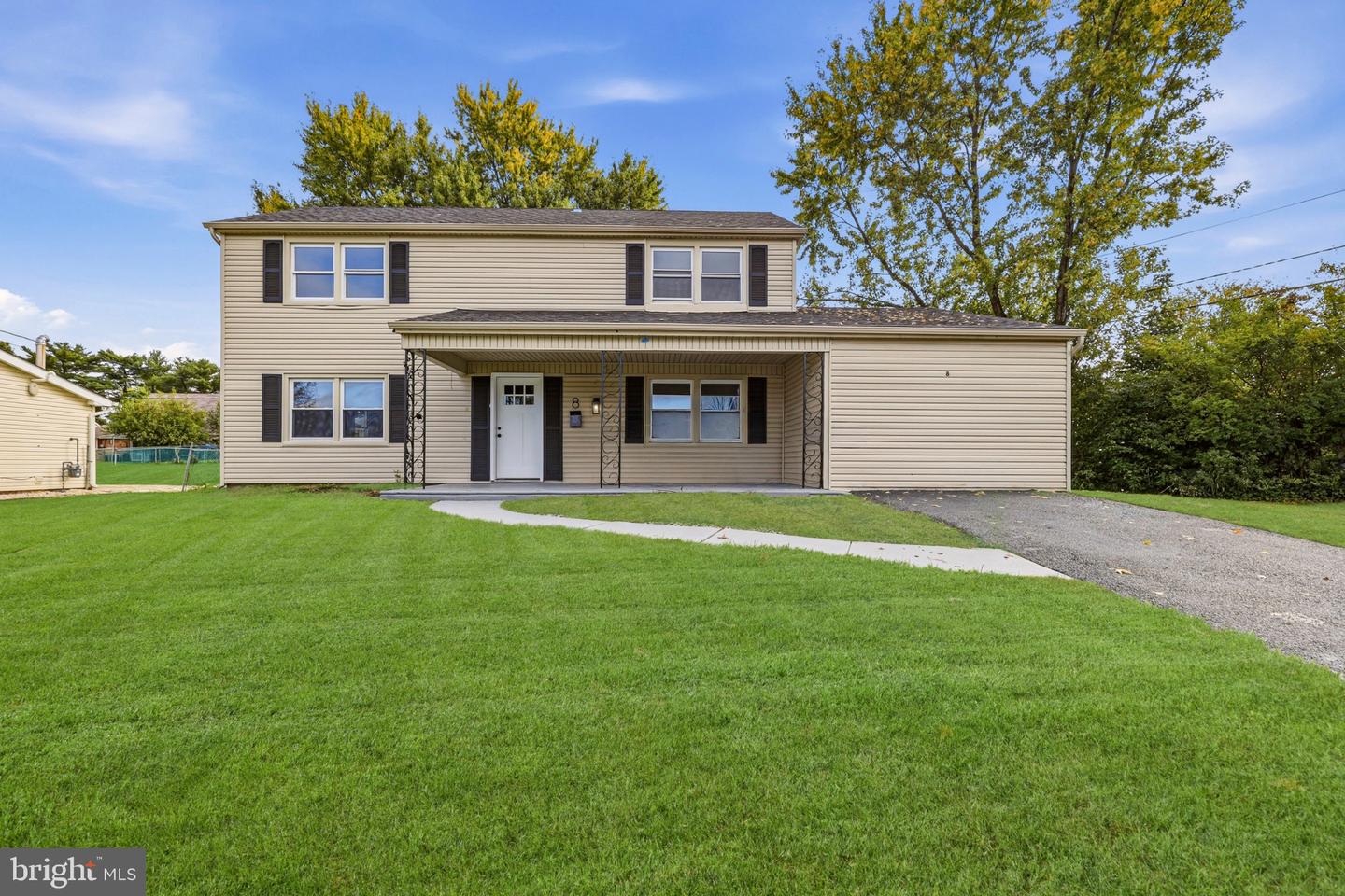 8 Heath Ln — photo