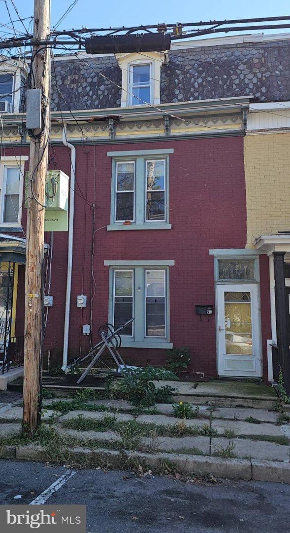210 W Union St — photo