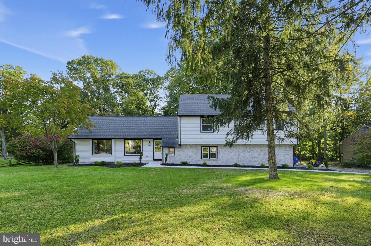 56 Westbrook Dr — photo