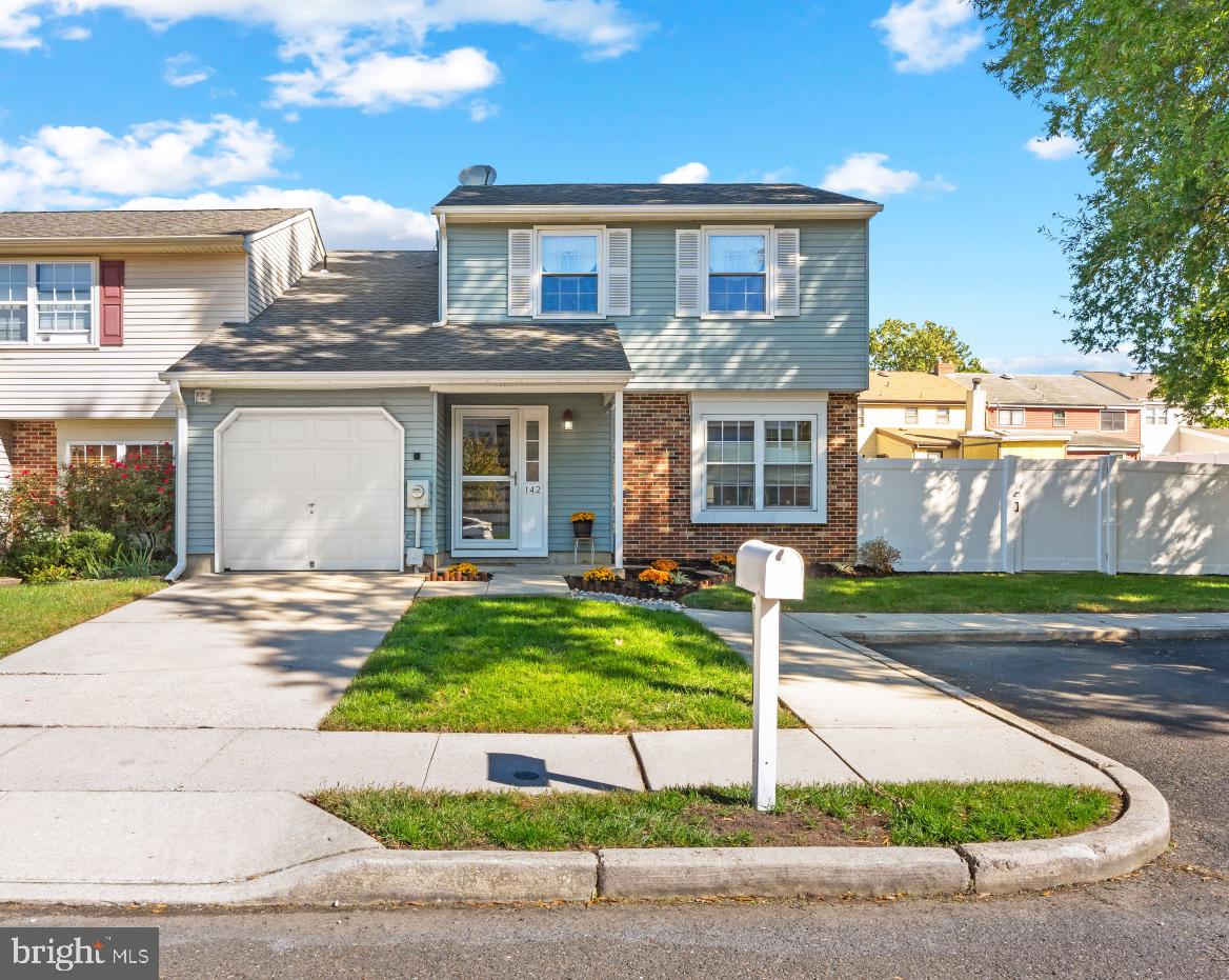 142 Mayfair Ln — photo