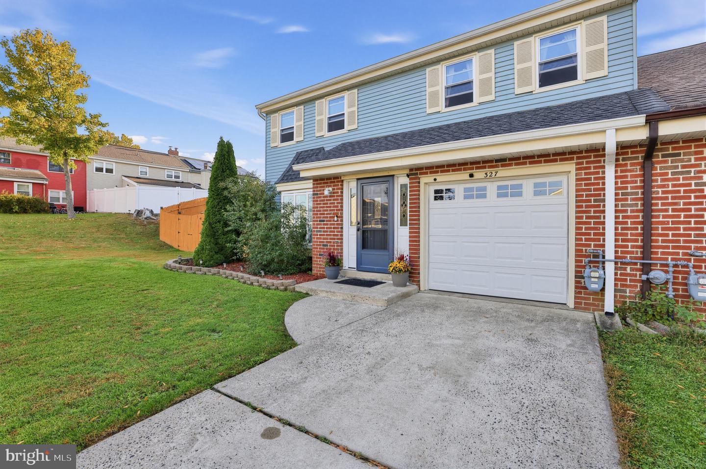 327 Carleton Lane, Mount Laurel, NJ 08054 — photo 2