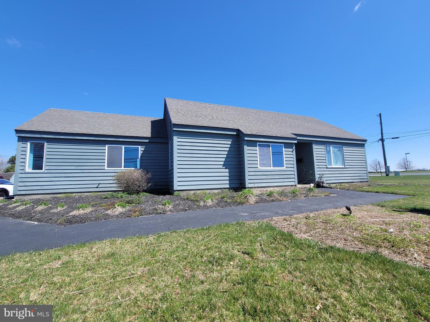1255 Highway 77 — photo