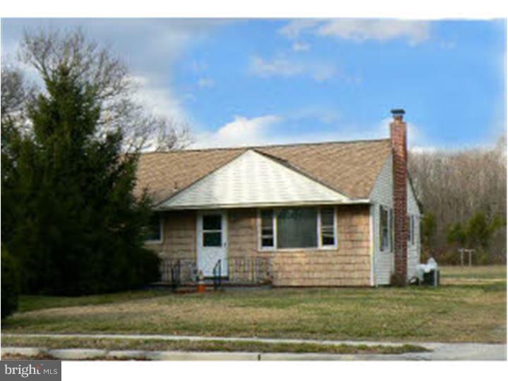 555 Irving Ave — photo