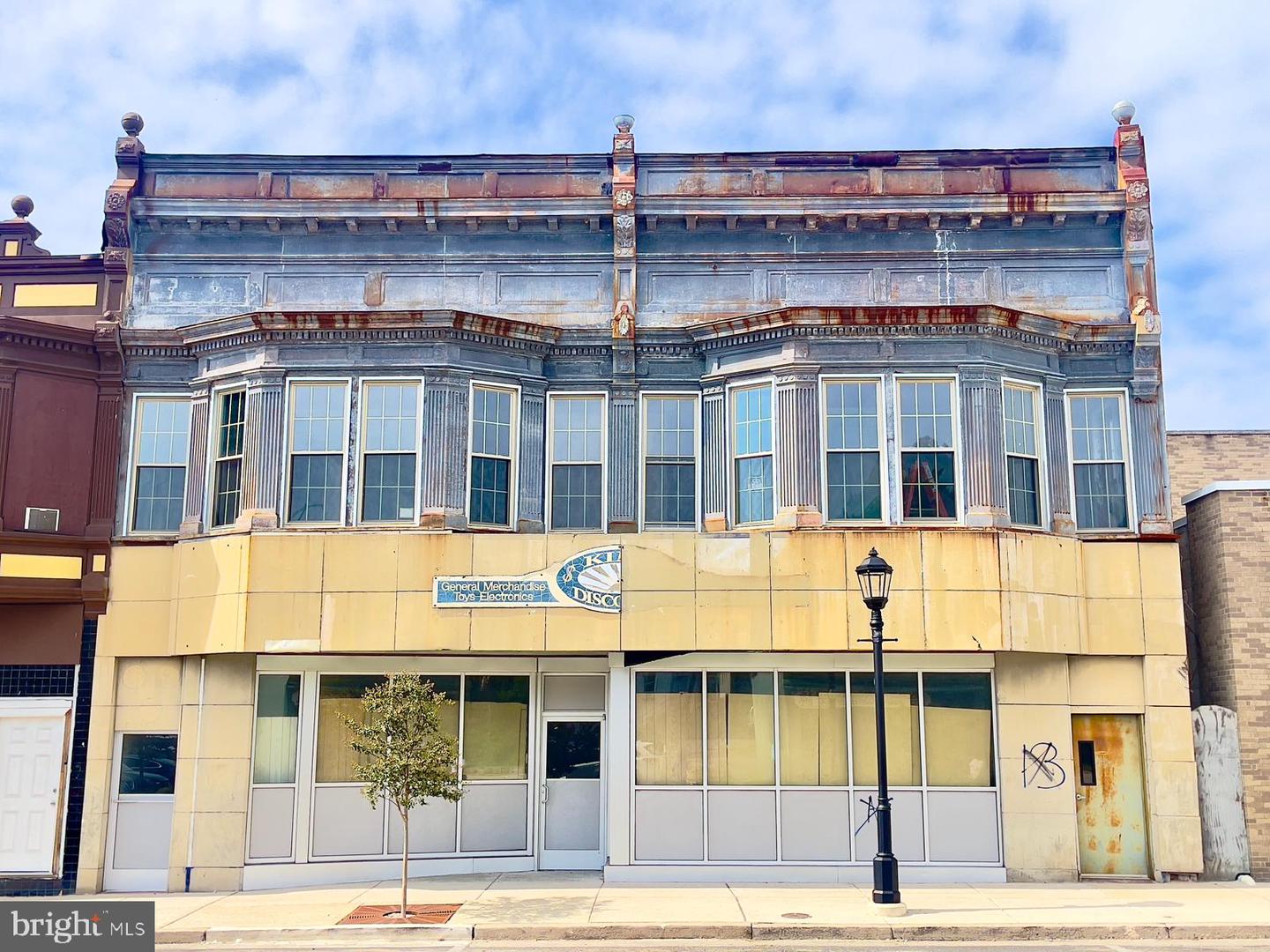 50-52 N Laurel St — photo
