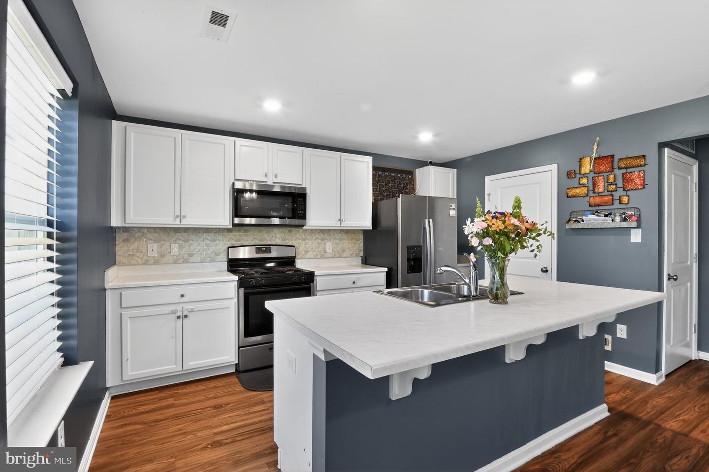 3 Eisenhower Dr — photo