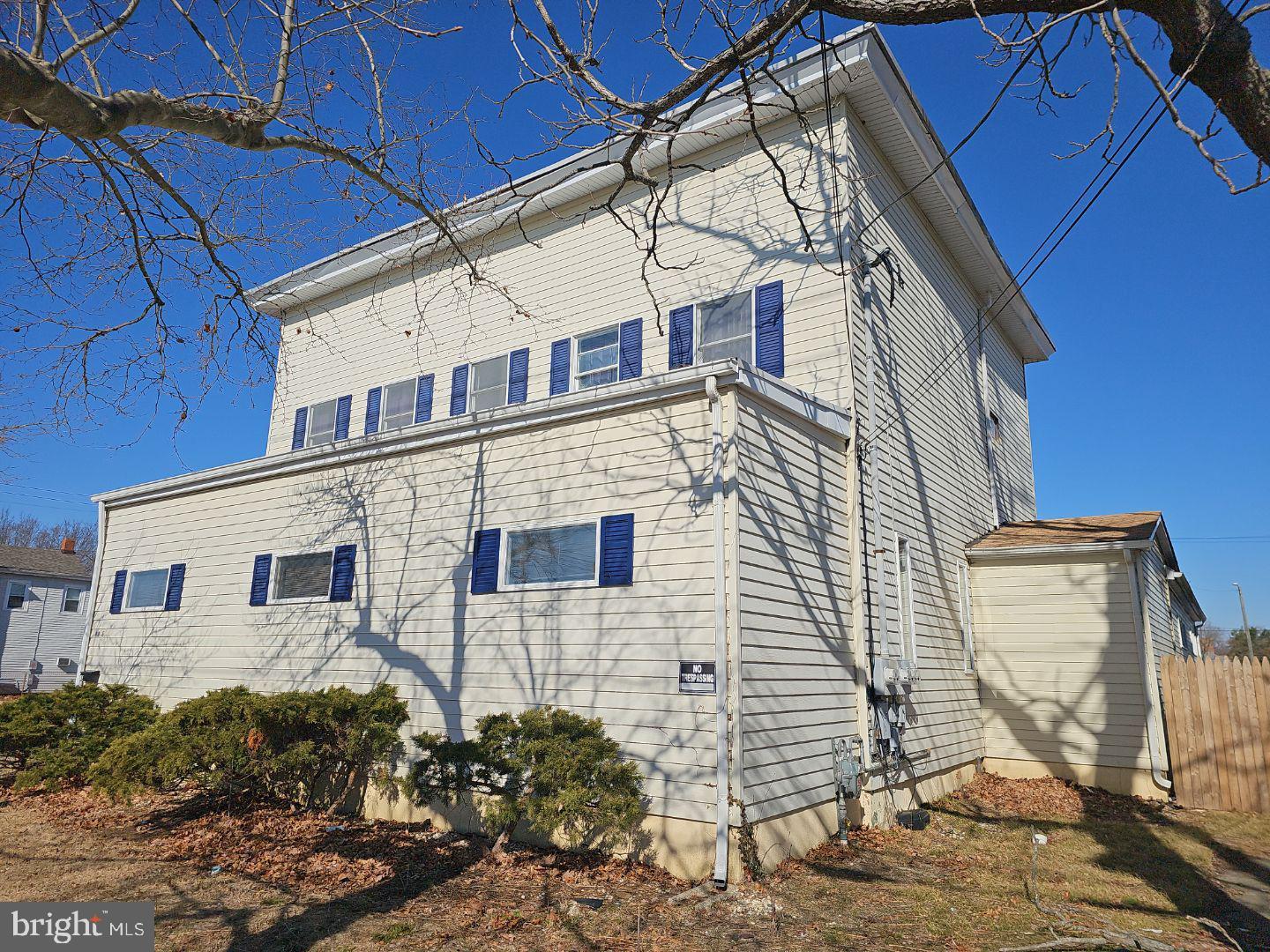 10 E Broad St — photo