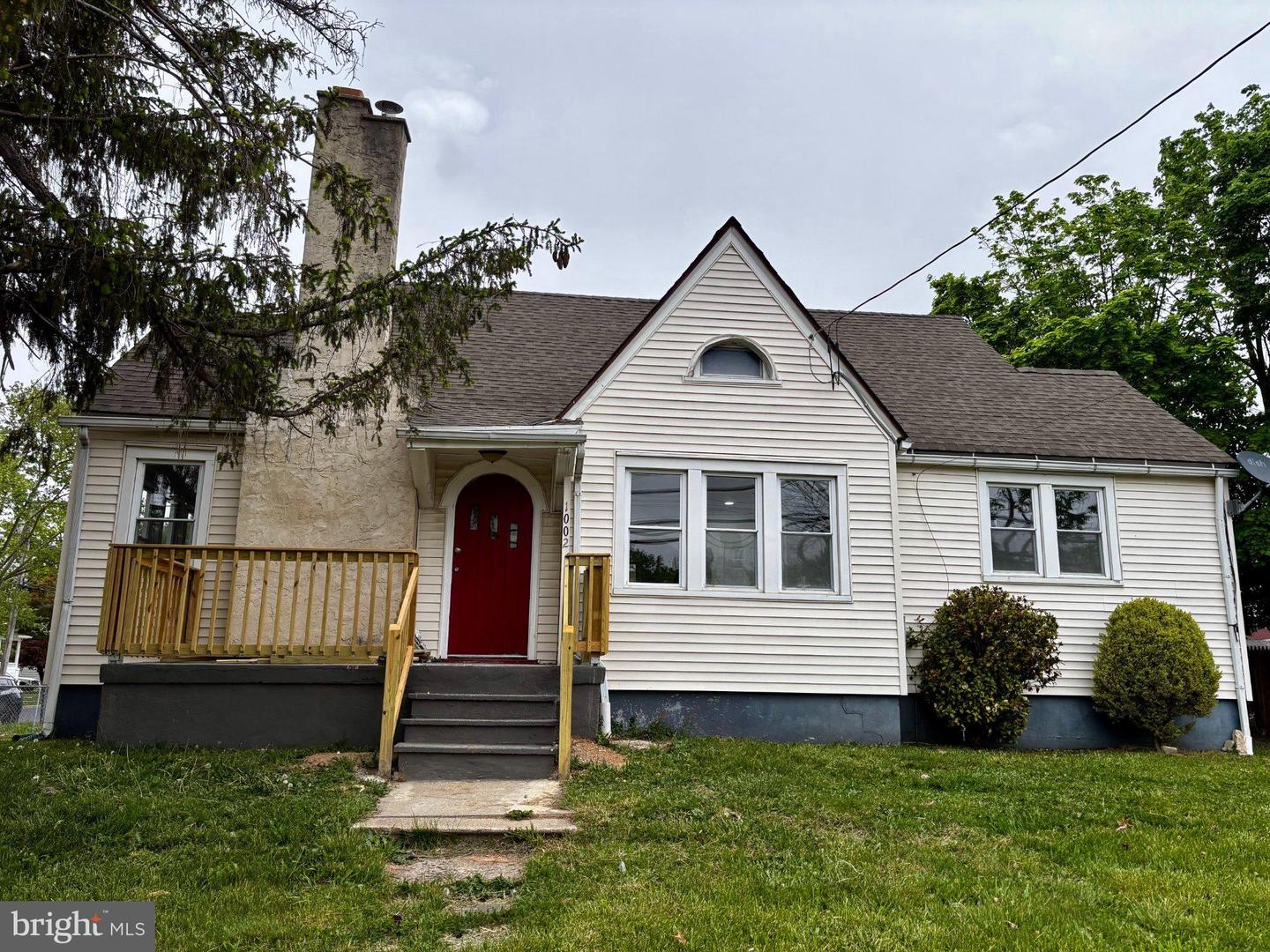 1002 E Chestnut Ave — photo
