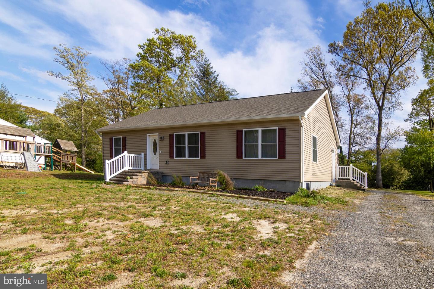 31 Dawson Dr — photo