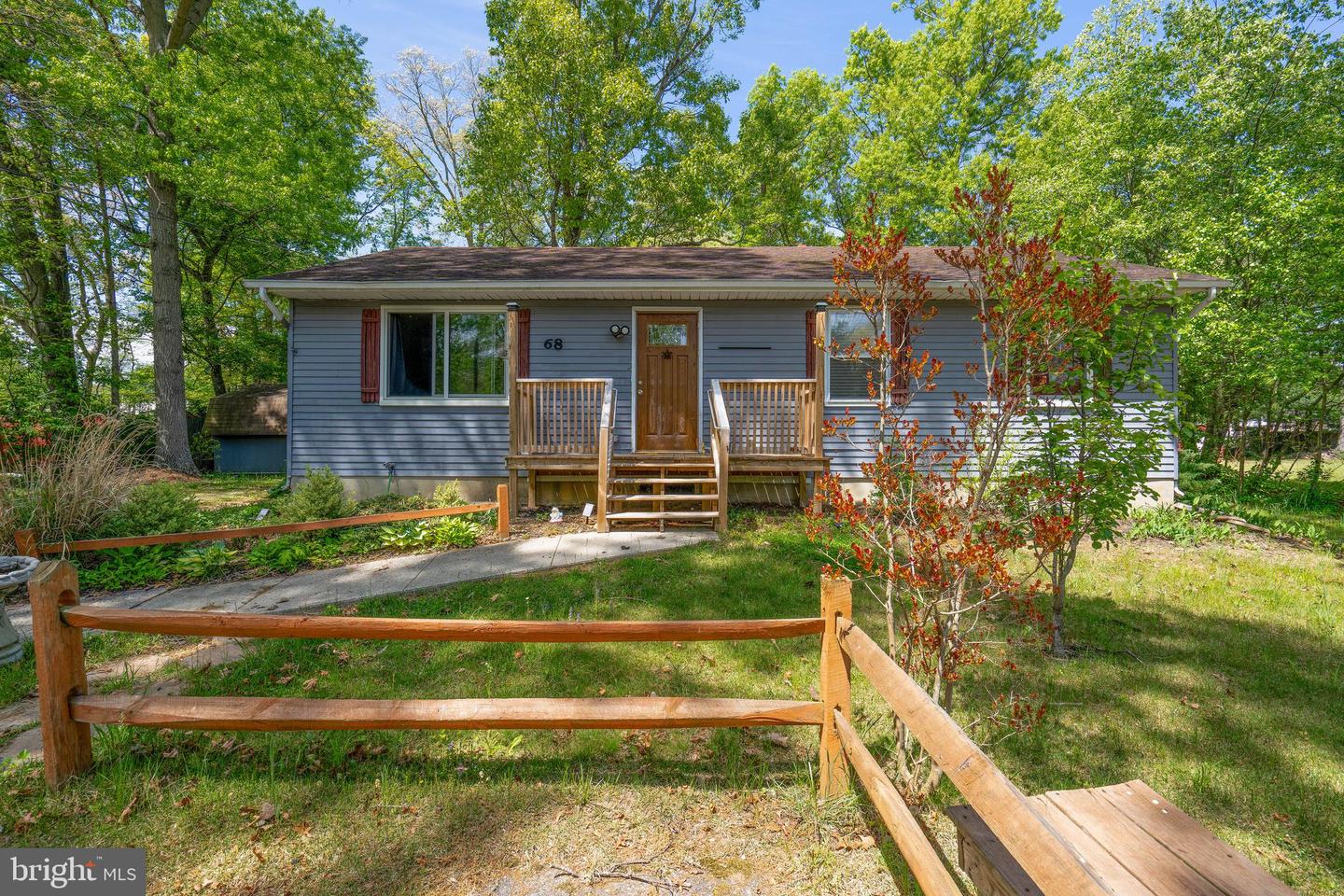 68 Rosedale Dr — photo