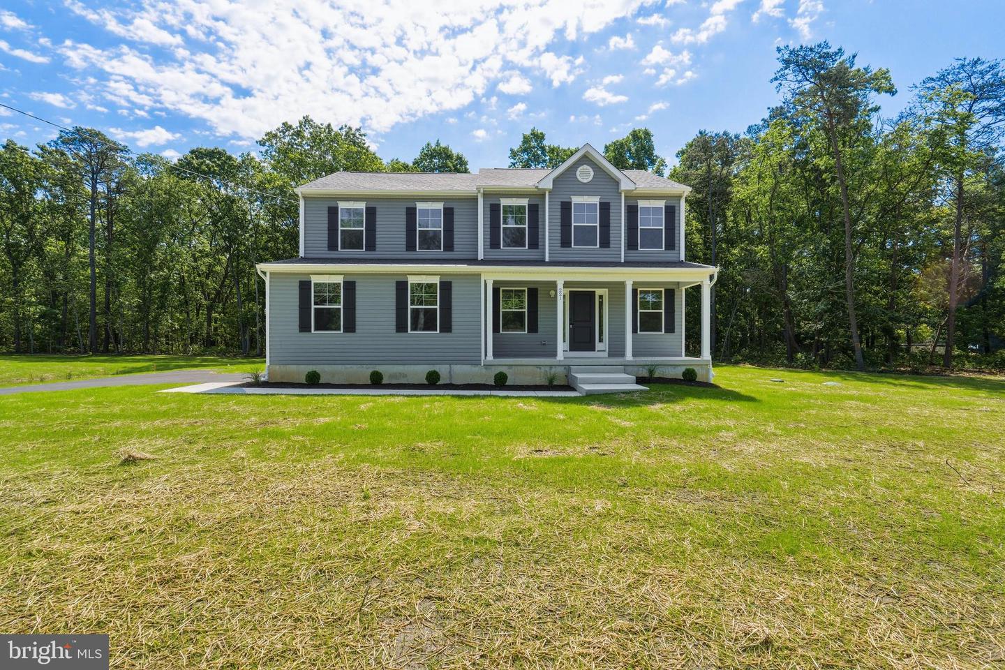 221 Hogbin Rd — photo