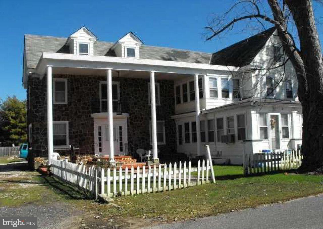 4 Ward Ave — photo
