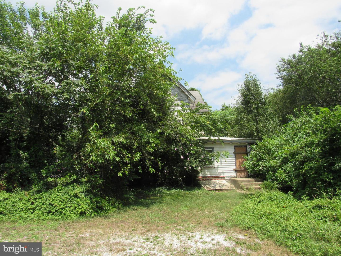 1 S Woodruff Rd — photo