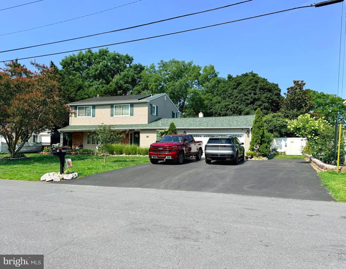 1338 Sherwood Dr — photo