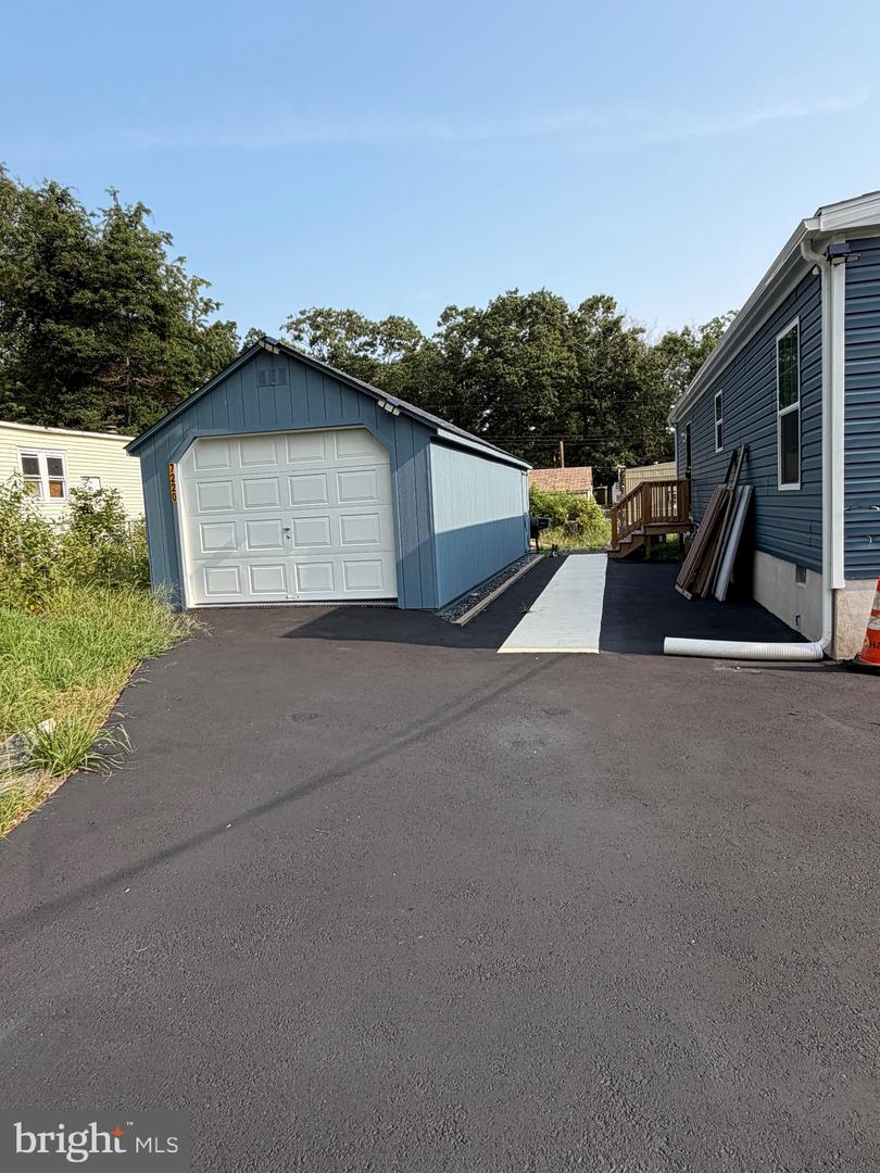 7220 Ash Pl — photo