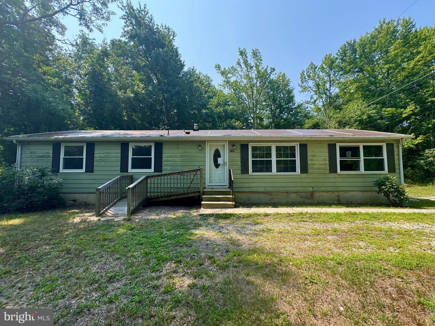 7089 James Moore Rd — photo
