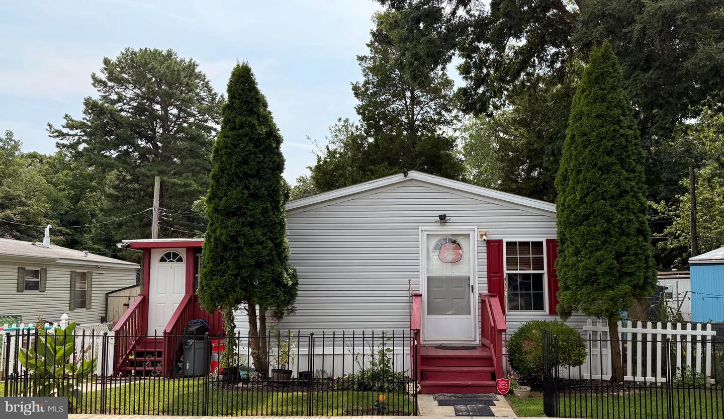 800 College Dr #45 — photo