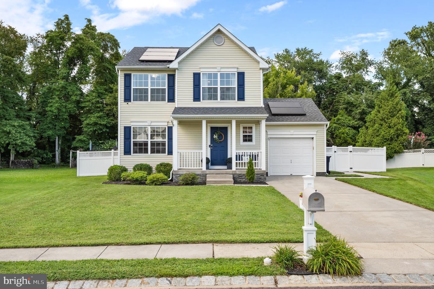 27 Twin Oaks Dr — photo