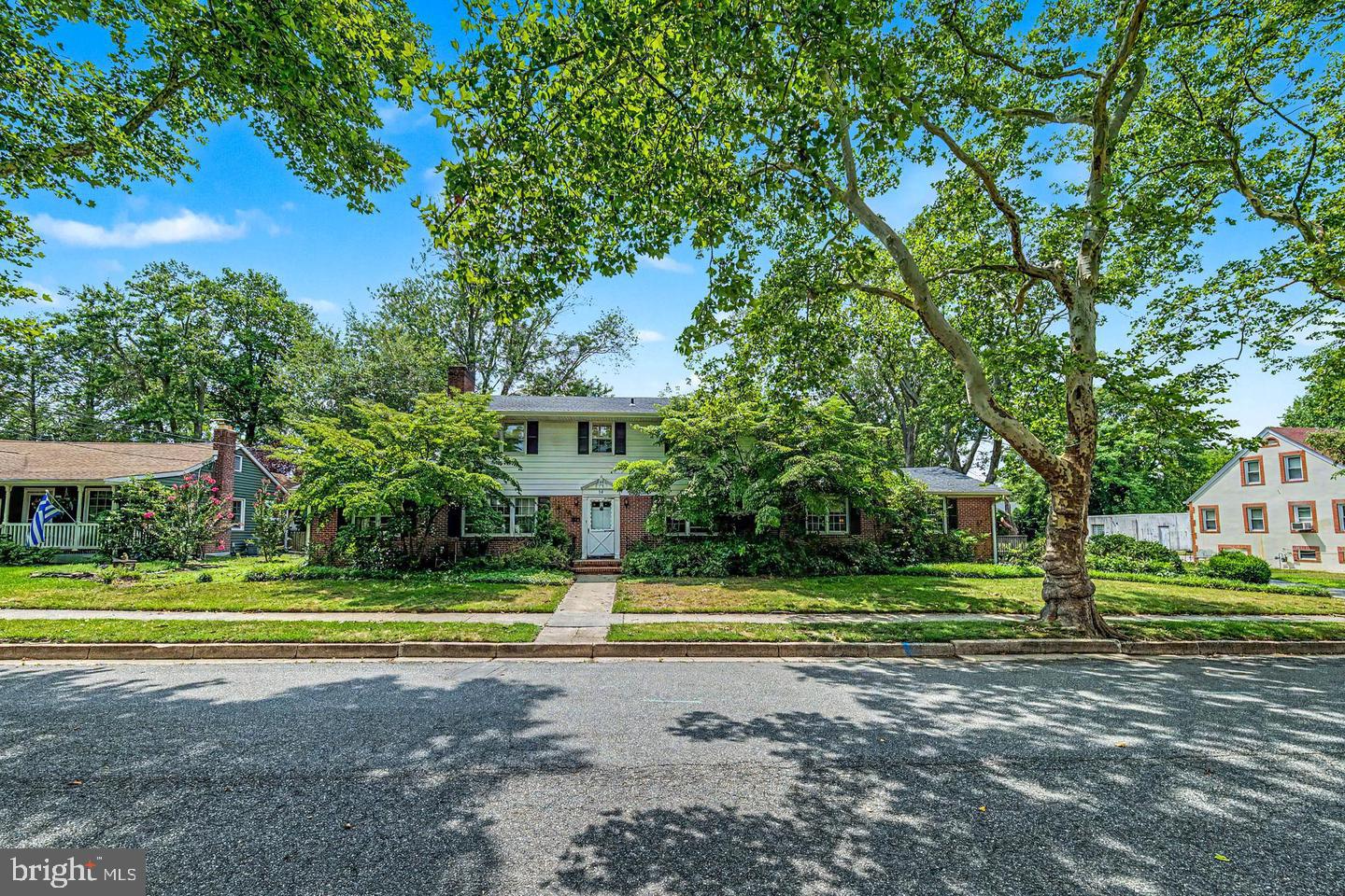 30 Evelyn Ave — photo