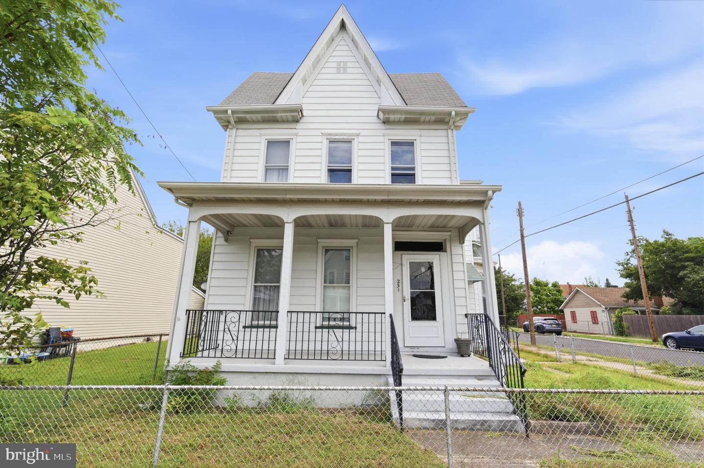 231 S 4th St — photo