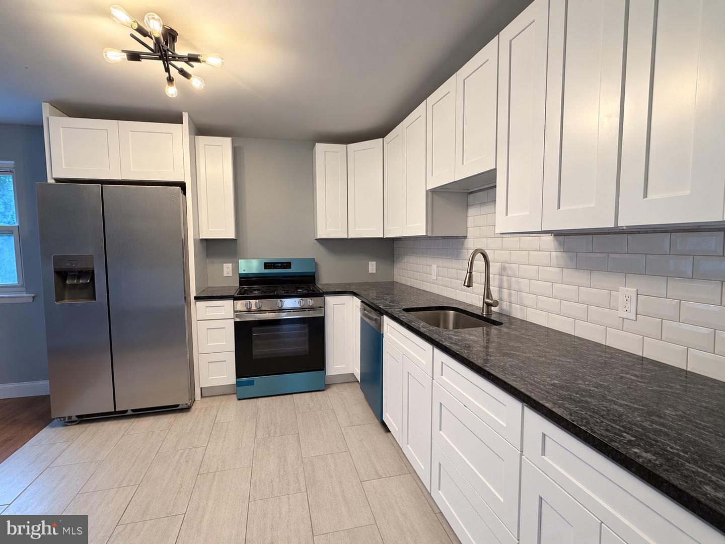 2020 S Union Rd — photo