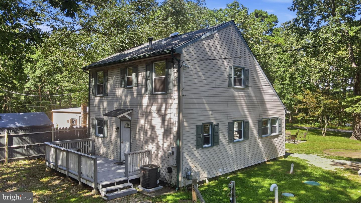 707 Lakeshore Dr — photo