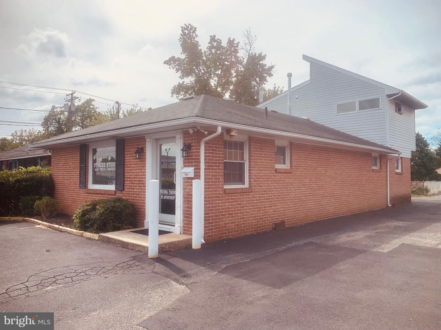 1004 N High Street — photo
