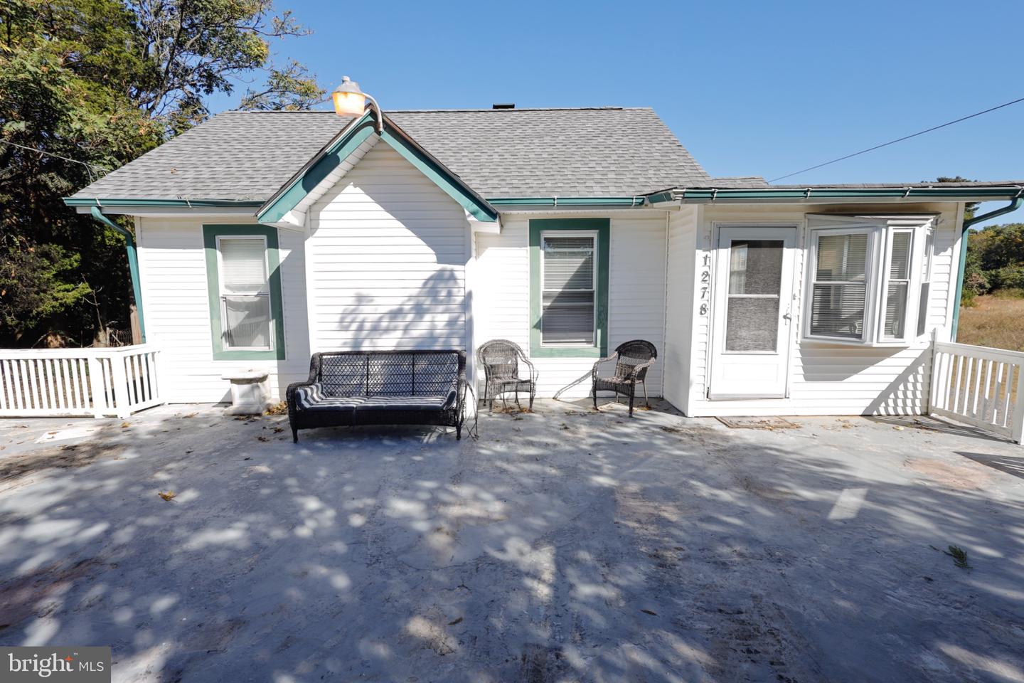 1278 W Oak Rd — photo