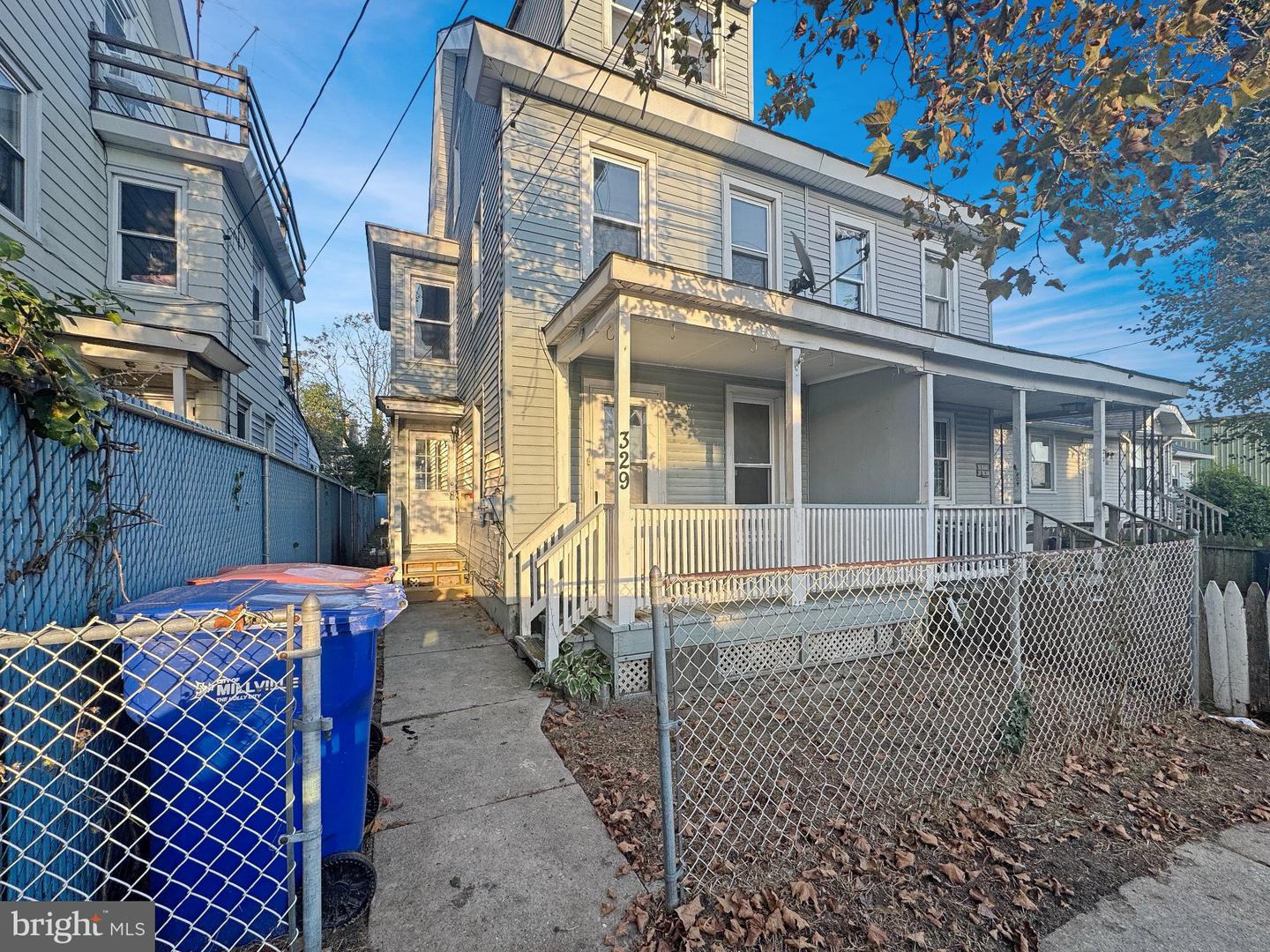 329 S 3rd St — photo