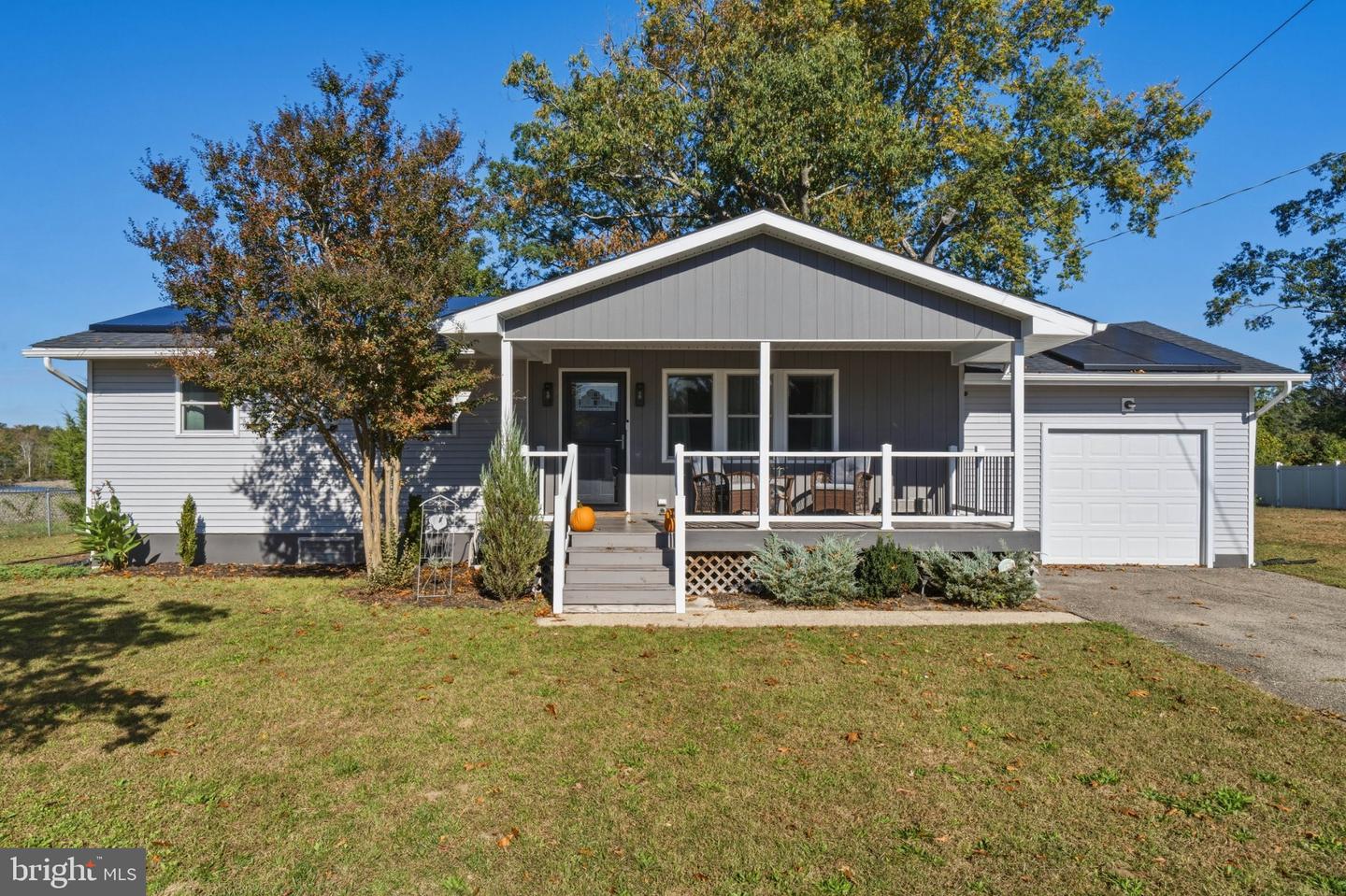 370 Peek Ave — photo