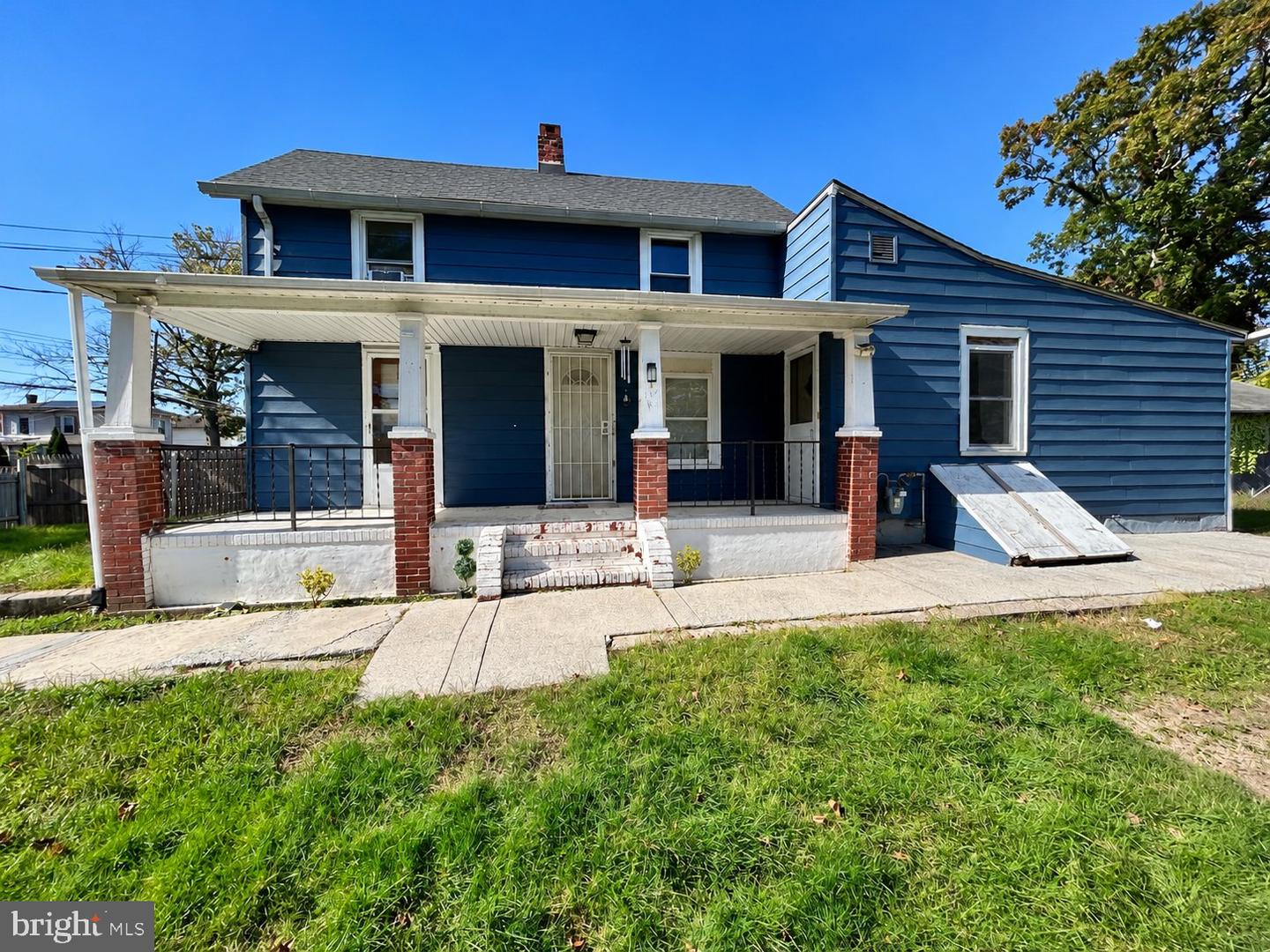 334 W Almond St — photo