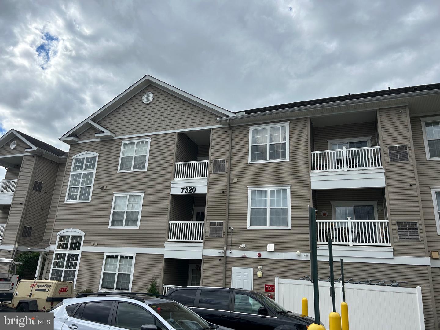 7320 Maple Ave #231 — photo